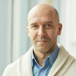 Matthias, Security advisor